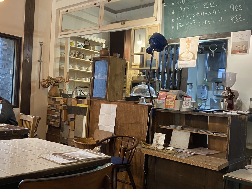 コンバーションのおしゃれな店内